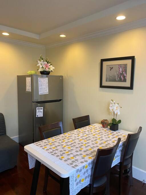 Spacious Modern New Suite Vancouver Buitenkant foto