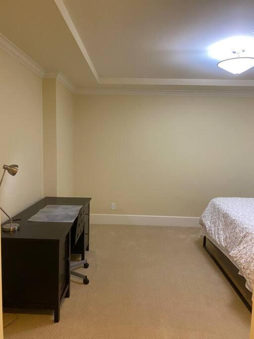 Spacious Modern New Suite Vancouver Buitenkant foto