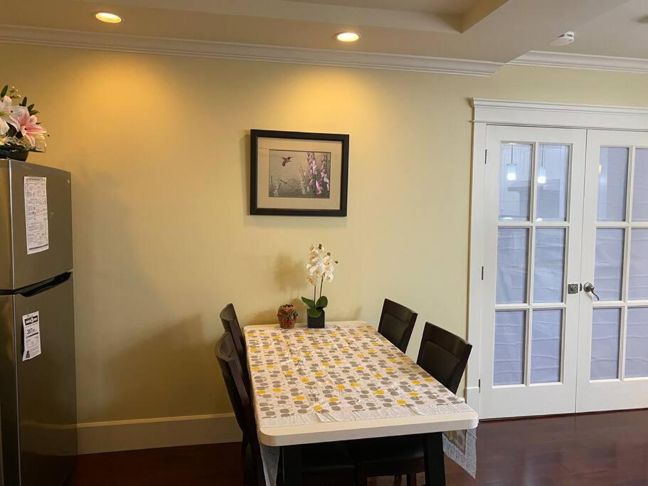 Spacious Modern New Suite Vancouver Buitenkant foto